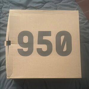 Yeezy 950 Box